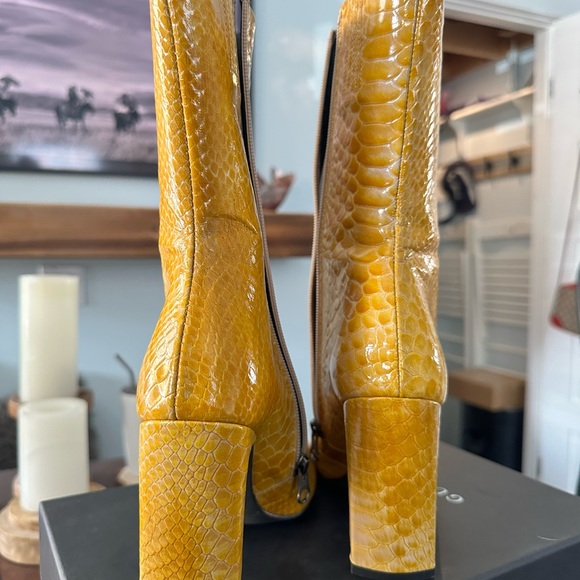 L’intervalle Stavi Mustard Croco Mid-Bootie - Picture 3 of 5